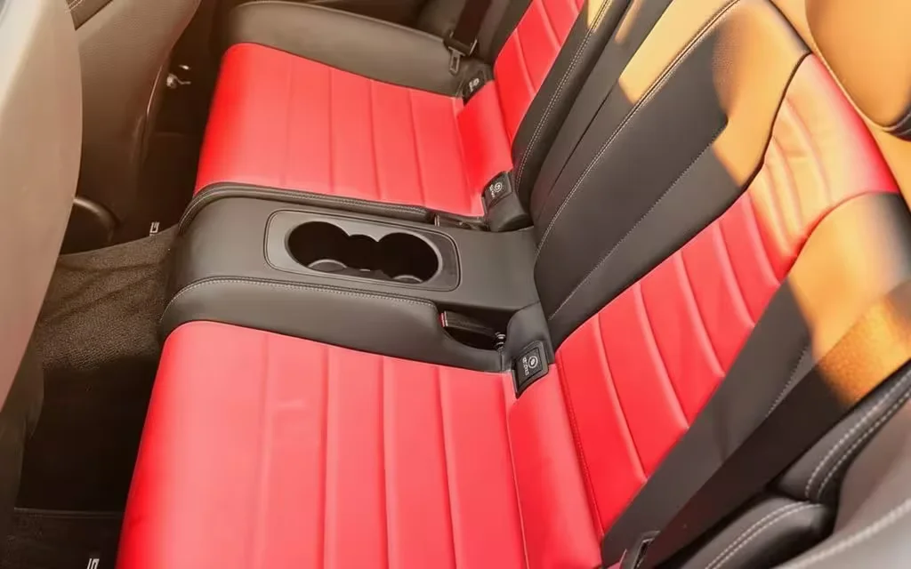 Mercedes E450 2022 leather seats and cabin – rental in Dubai