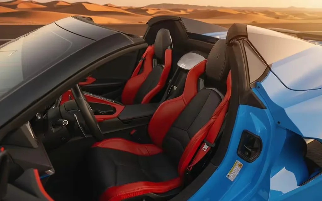 Chevrolet Corvette 2022 leather seats and cabin – rental in Dubai