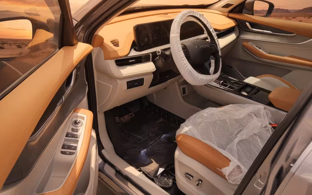 Exeed Vx 2025 dashboard and infotainment – rental in Dubai