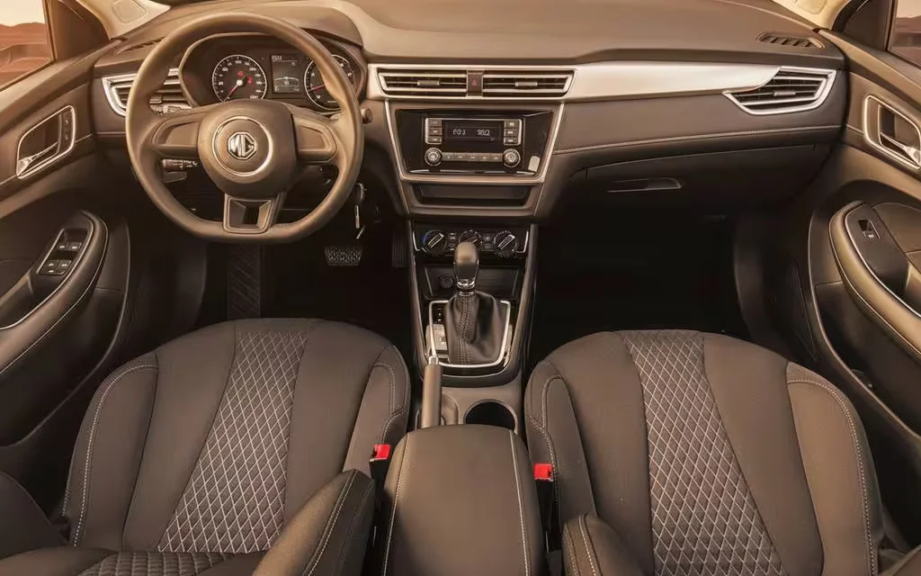 Mg 5 2023 interior view showing trim – rental in Dubai
