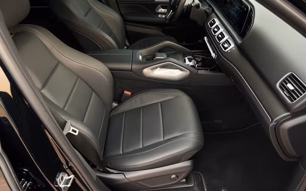 Mercedes Gle350 2022 interior view showing trim – rental in Dubai