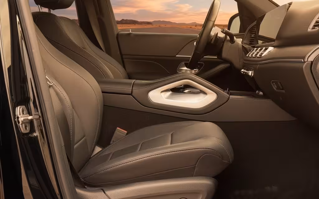Mercedes Gle350 2022 interior view showing trim – rental in Dubai