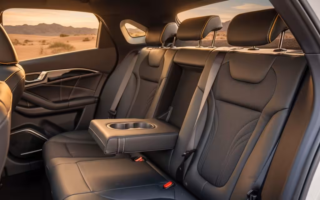 Bestune B70 2023 leather seats and cabin – rental in Dubai