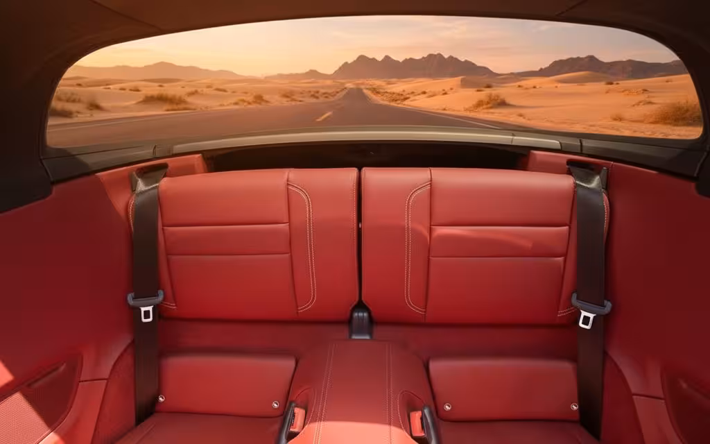 Porsche 911 2023 leather seats and cabin – rental in Dubai