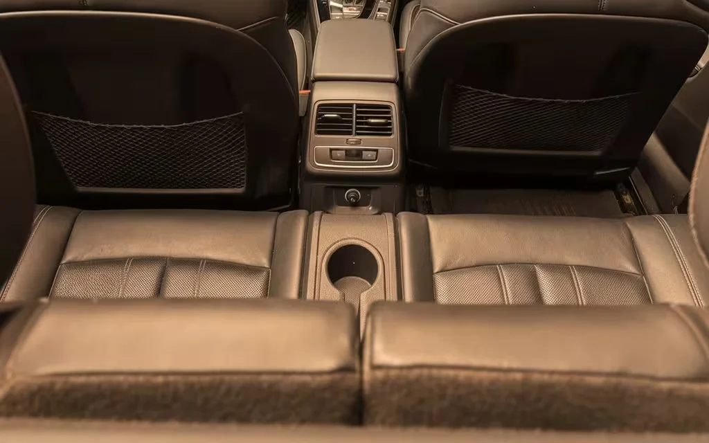 Audi S5 2022 leather seats and cabin – rental in Dubai