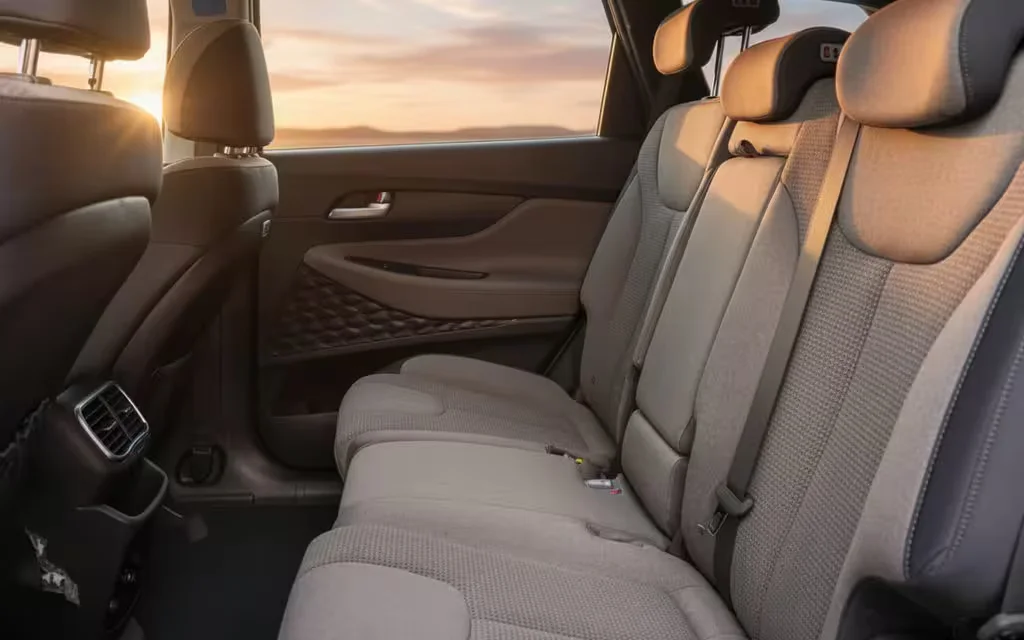 Hyundai SantaFe 2023 leather seats and cabin – rental in Dubai