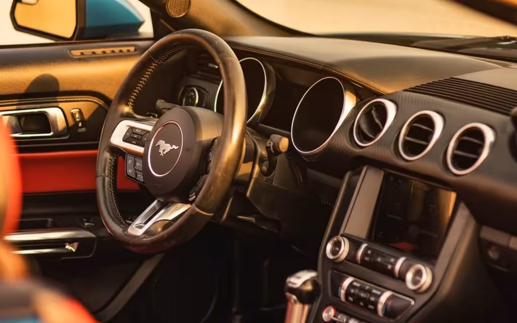 Ford Mustang 2025 dashboard and infotainment – rental in Dubai