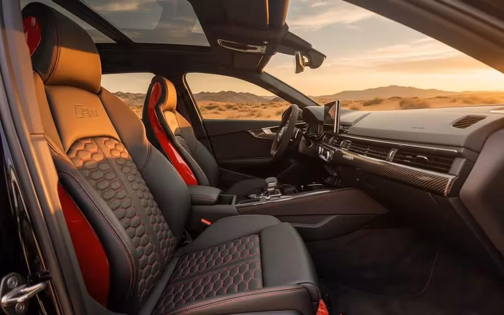 Audi Rs4 2025 leather seats and cabin – rental in Dubai