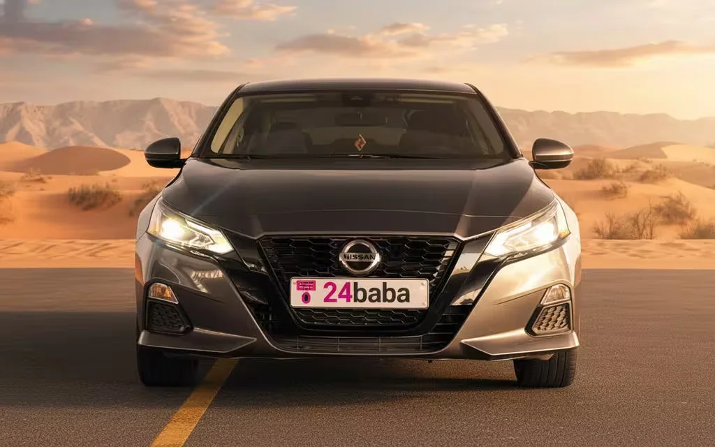 Nissan Altima 2021 Grey front view with headlights