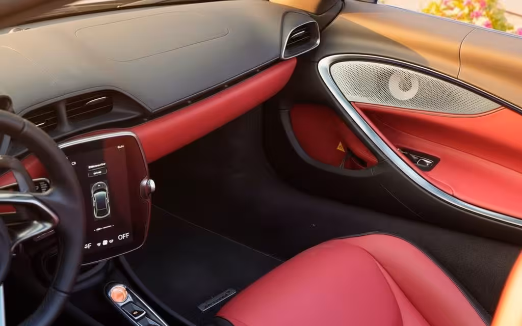 Mclaren Artura 2025 leather seats and cabin – rental in Dubai