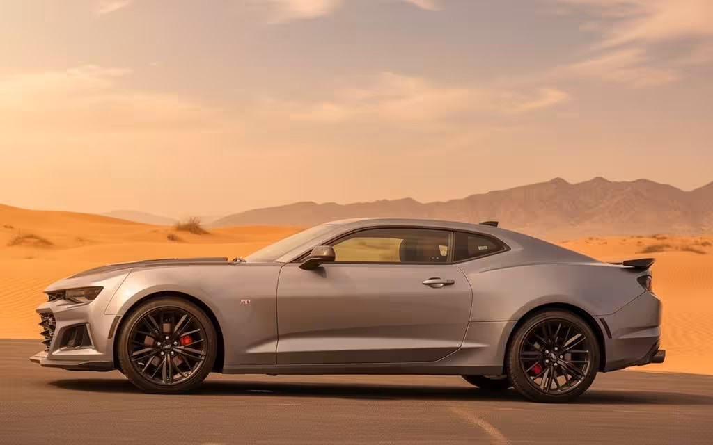 Chevrolet Camaro 2022 Grey side profile
