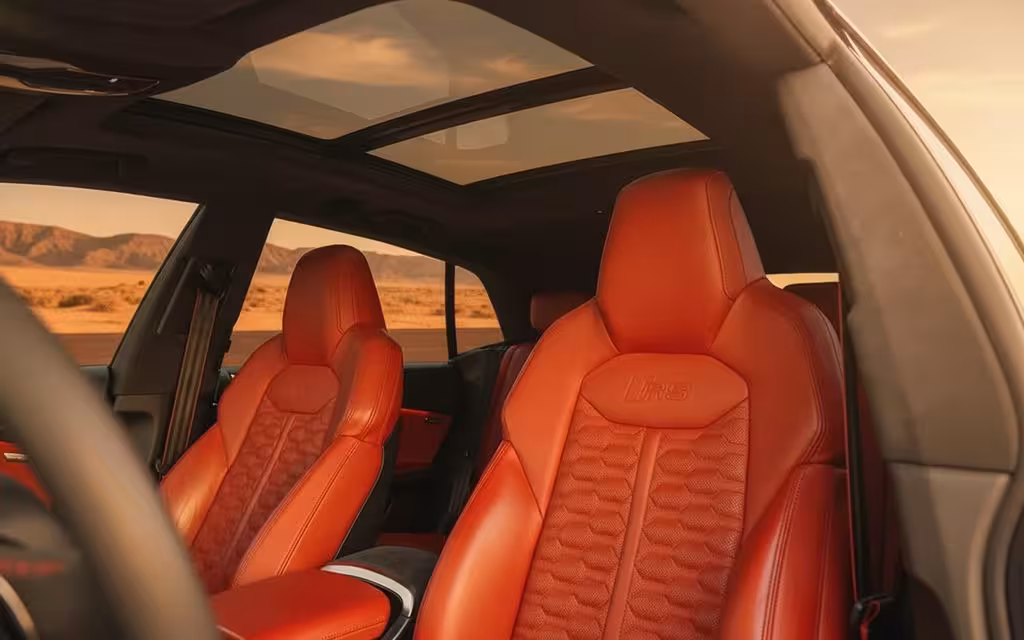 Audi RsQ8 2021 leather seats and cabin