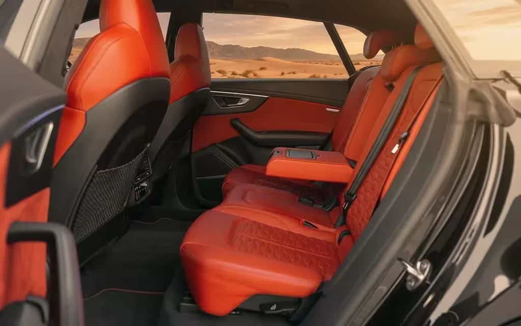 Audi RsQ8 2021 leather seats and cabin