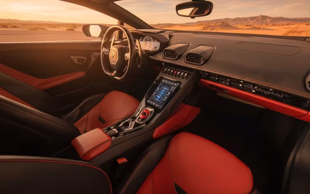 Lamborghini Huracan 2021 interior view showing trim – rental in Dubai