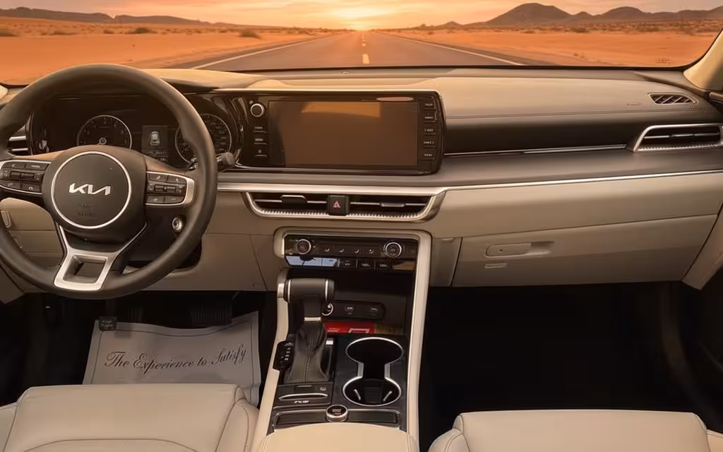 Kia K5 2022 dashboard and infotainment