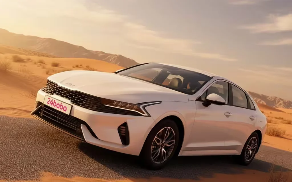 Kia K5 2022 White front view with headlights