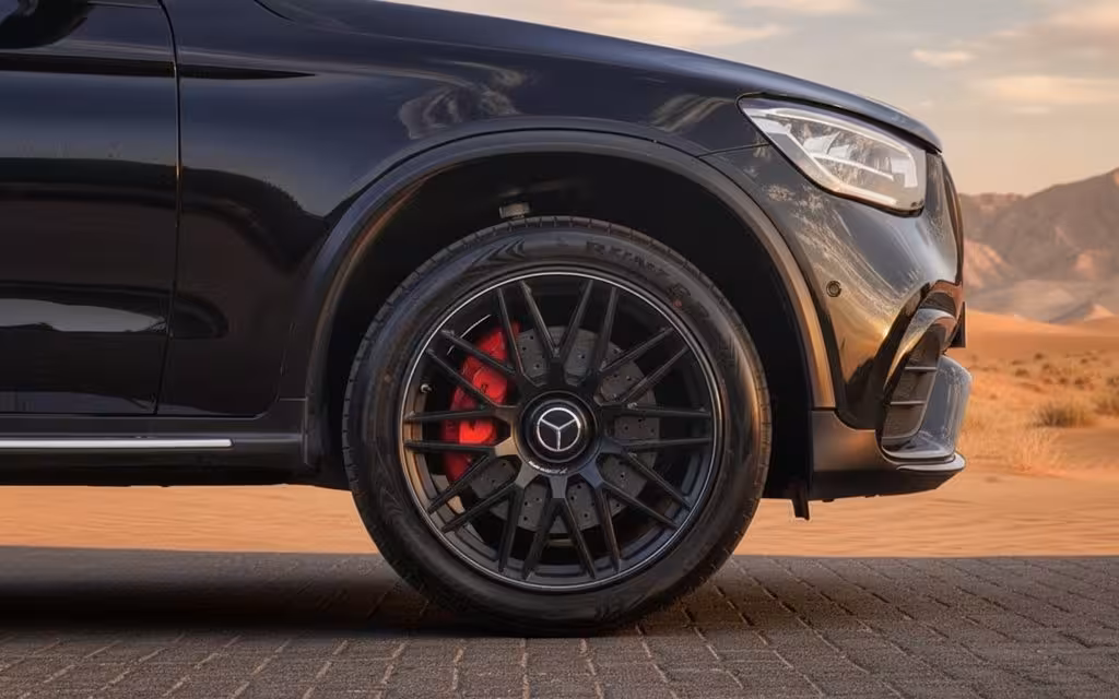 Mercedes Glc300 2022 alloy wheel close up – rental in Dubai