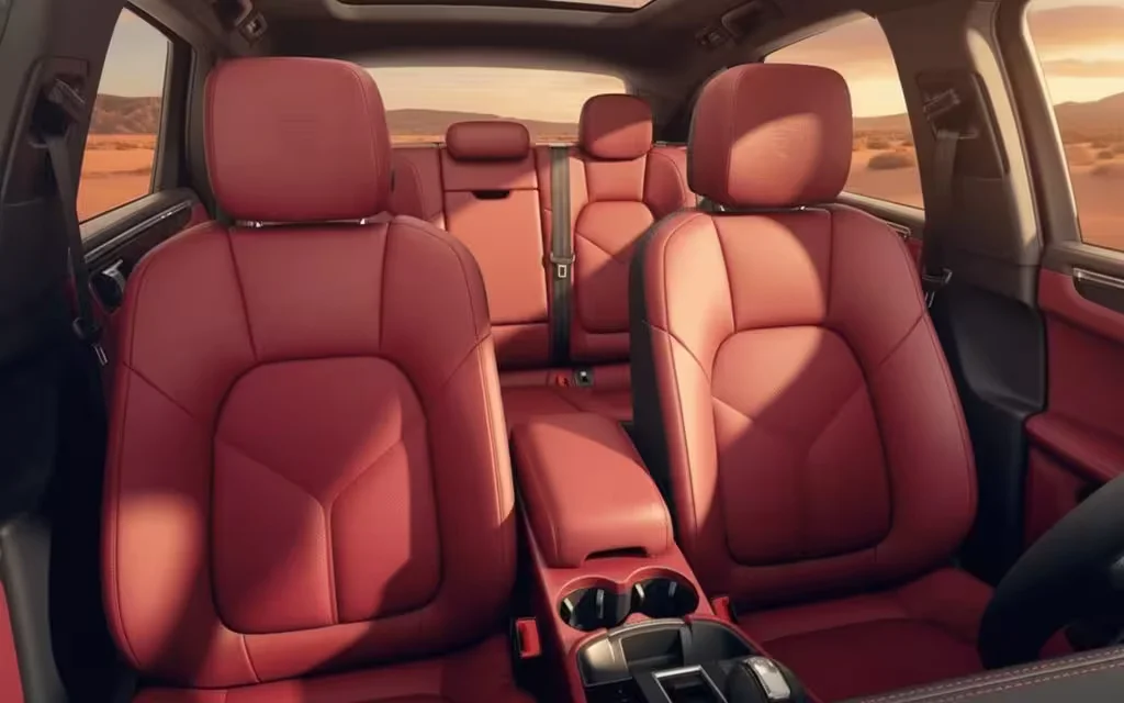 Porsche Macan 2024 leather seats and cabin – rental in Dubai