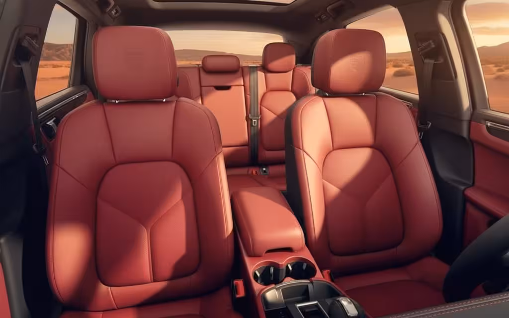 Porsche Macan 2024 leather seats and cabin – rental in Dubai