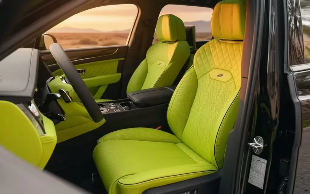 Bentley Bentayga 2023 leather seats and cabin – rental in Dubai