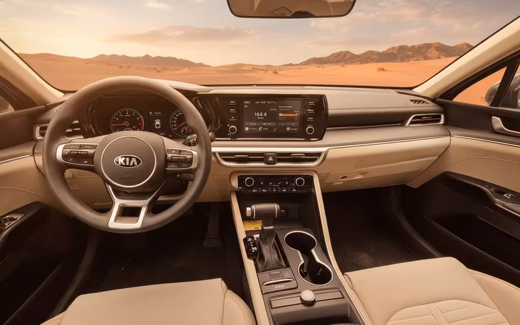 Kia K5 2022 dashboard and infotainment
