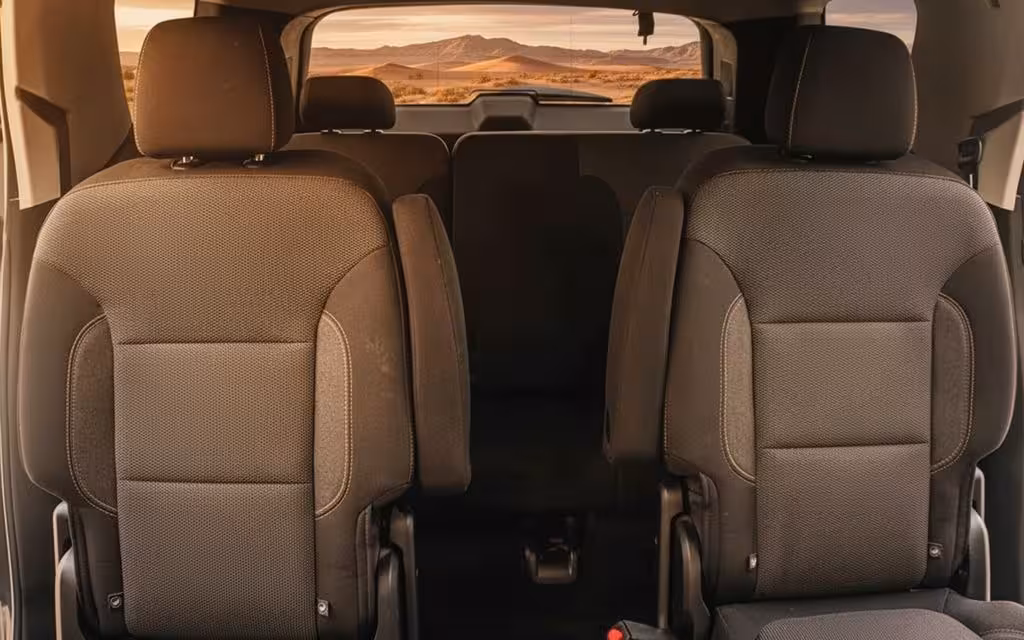Chevrolet Traverse 2021 leather seats and cabin – rental in Dubai