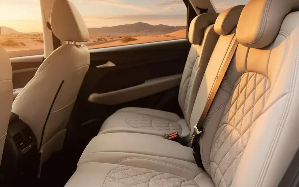 Chevrolet Captiva 2024 leather seats and cabin – rental in Dubai