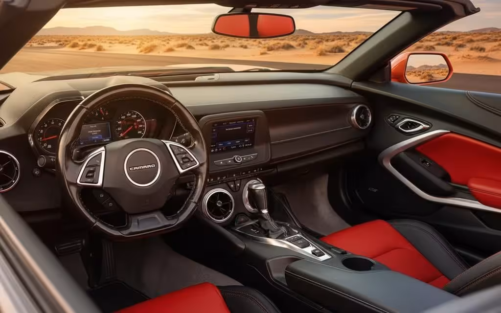 Chevrolet Camaro 2022 dashboard and infotainment