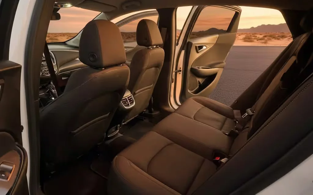 Chevrolet Malibu 2022 leather seats and cabin – rental in Dubai