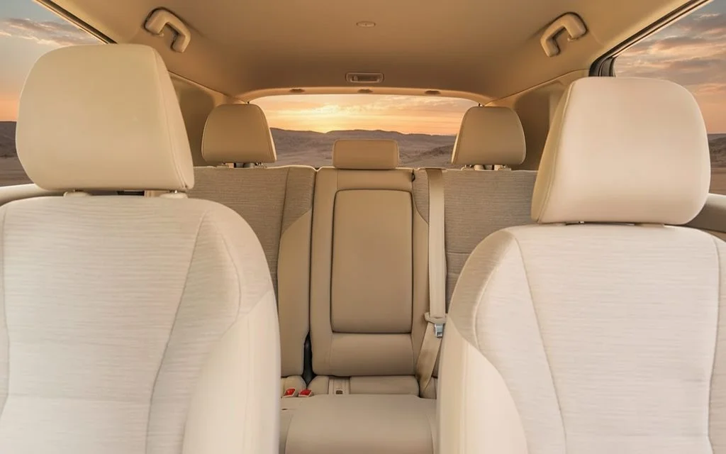 Nissan Rogue 2023 leather seats and cabin