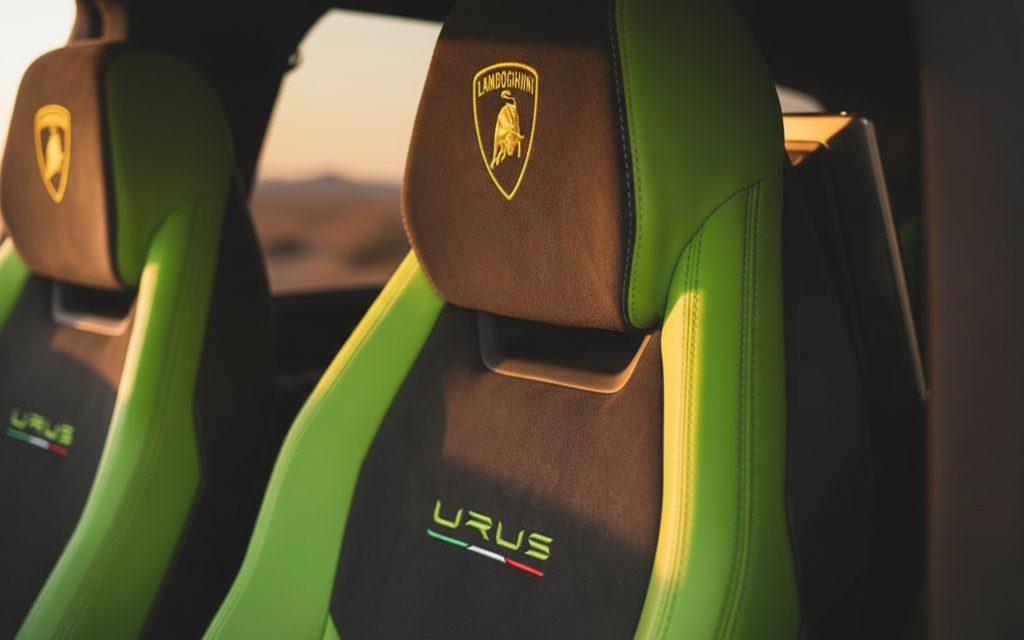 Lamborghini Urus 2022 leather seats and cabin
