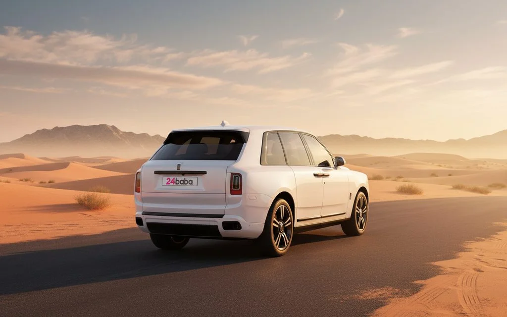 Rolls-Royce Cullinan 2022 White rear view showing taillights