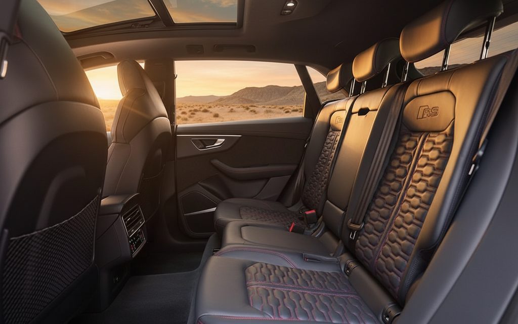 Audi RsQ8 2022 leather seats and cabin