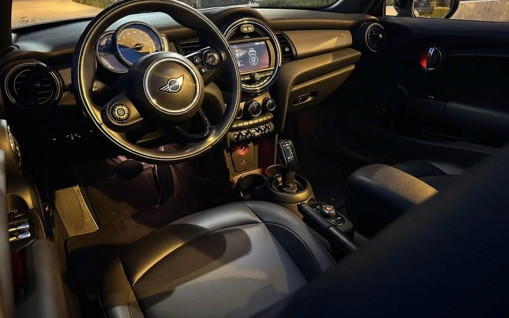 Mini Cooper 2021 interior view showing trim