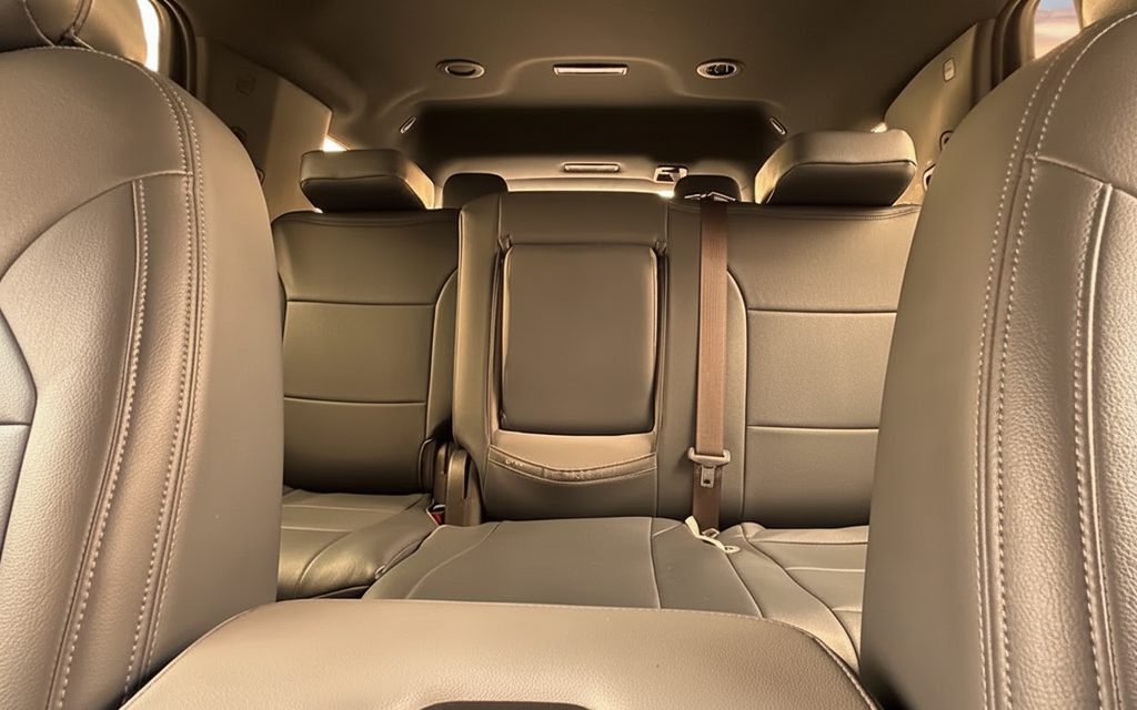 Chevrolet Tahoe 2021 leather seats and cabin