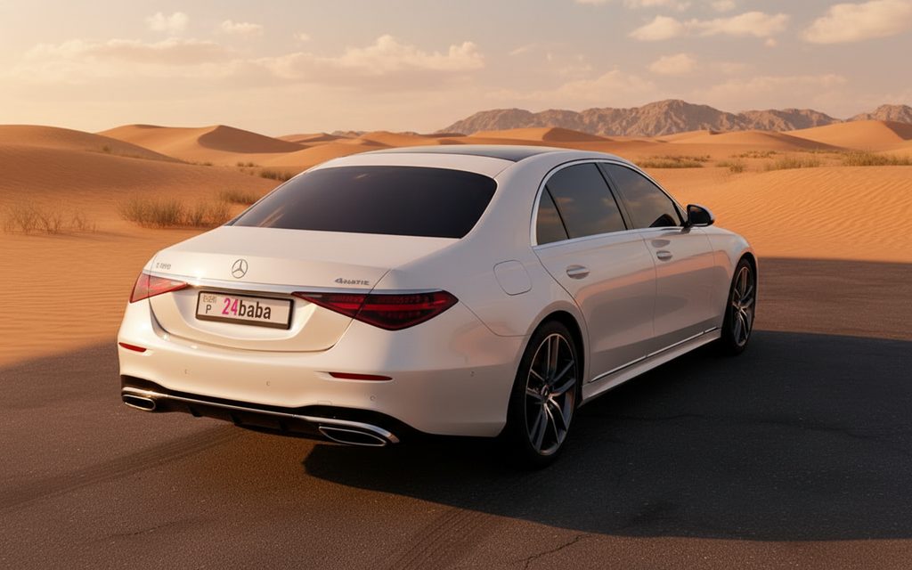 Mercedes S580 2023 White rear view showing taillights