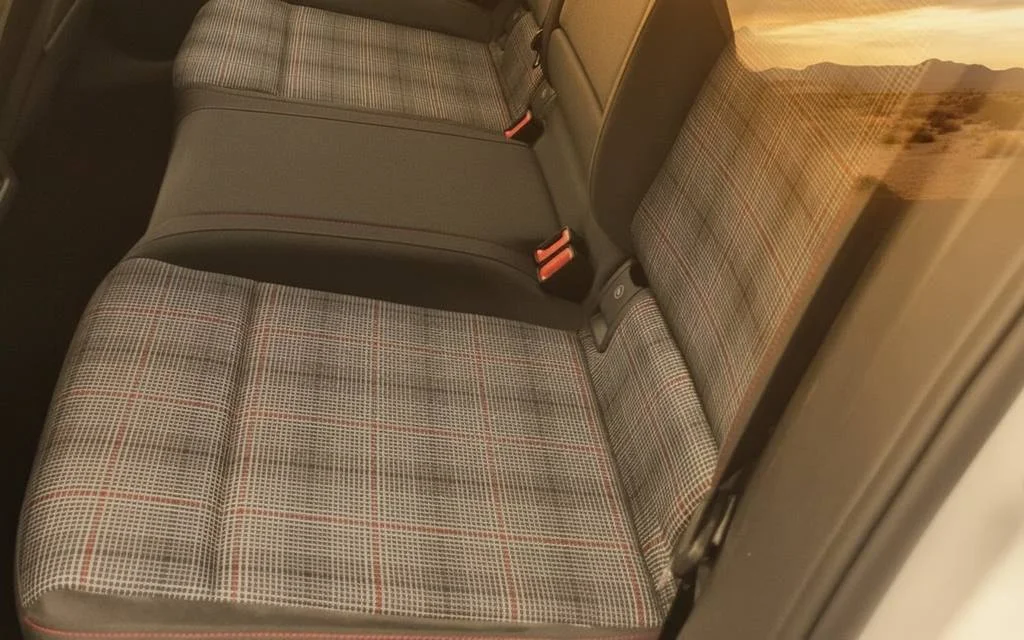 Volkswagen Golf 2022 leather seats and cabin