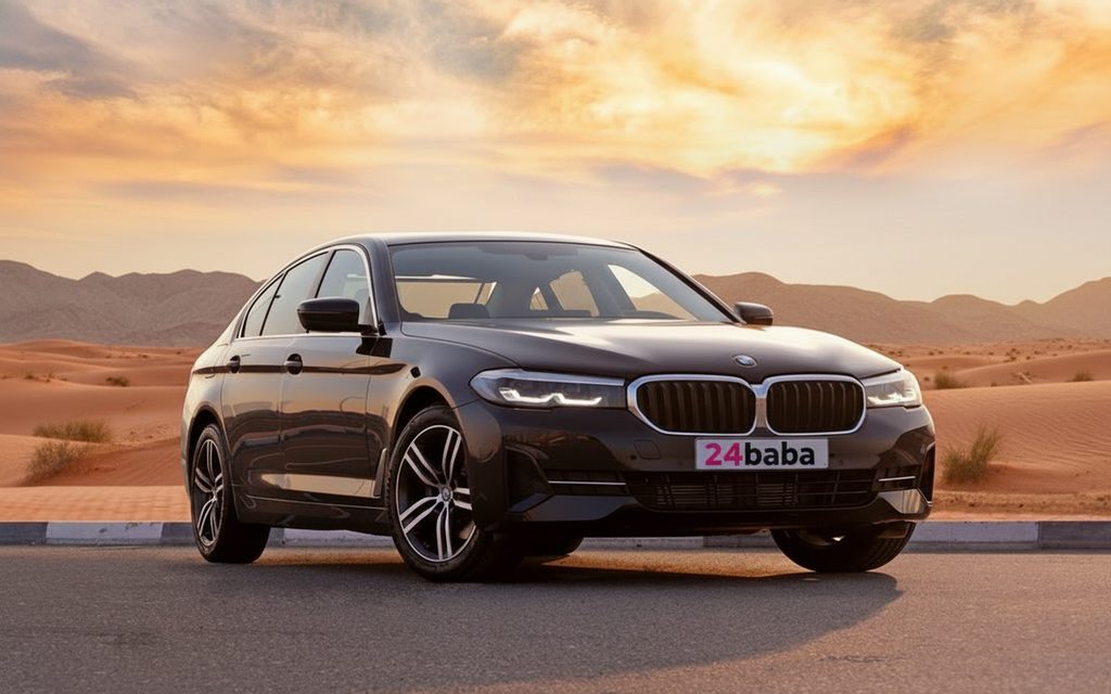 Bmw 520 2023 Black front view with headlights