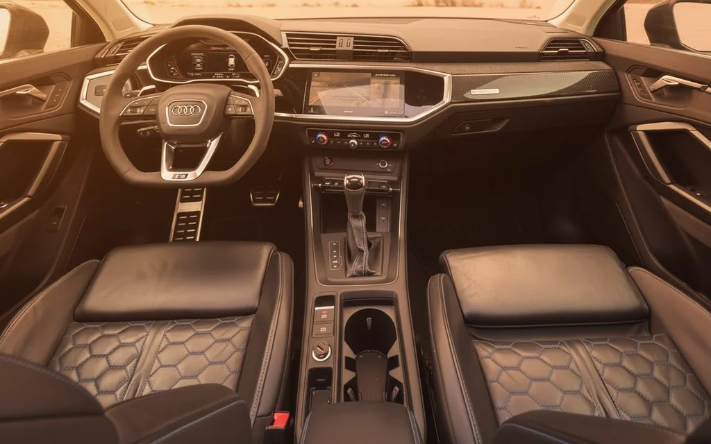 Audi RsQ3 2022 dashboard and infotainment