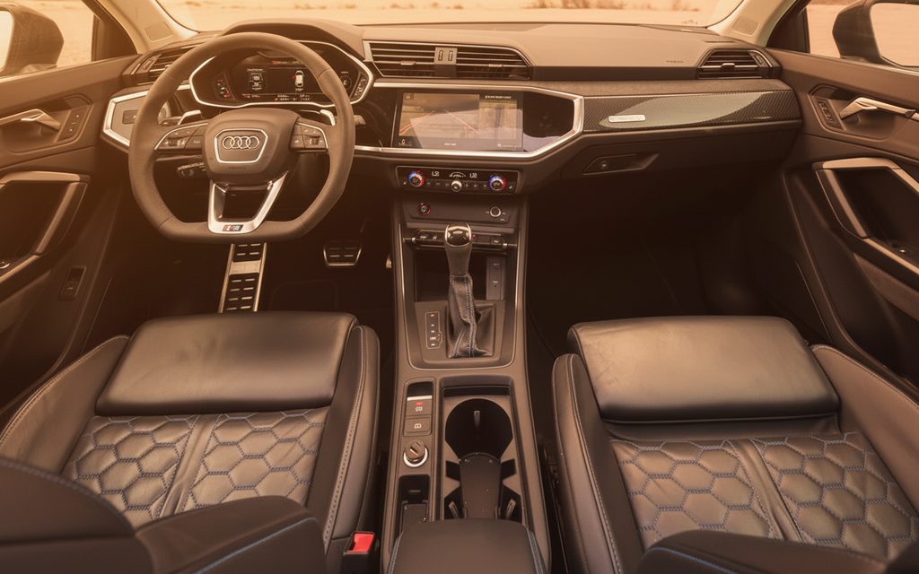 Audi RsQ3 2022 dashboard and infotainment