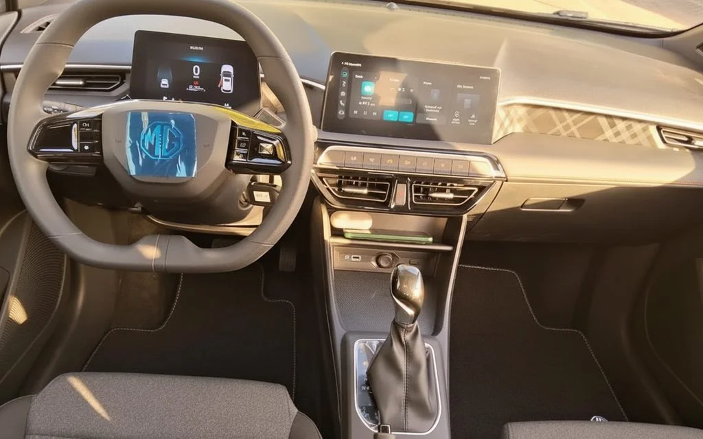Mg 3 2025 interior view showing trim