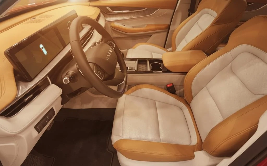 Exeed Lx 2024 leather seats and cabin