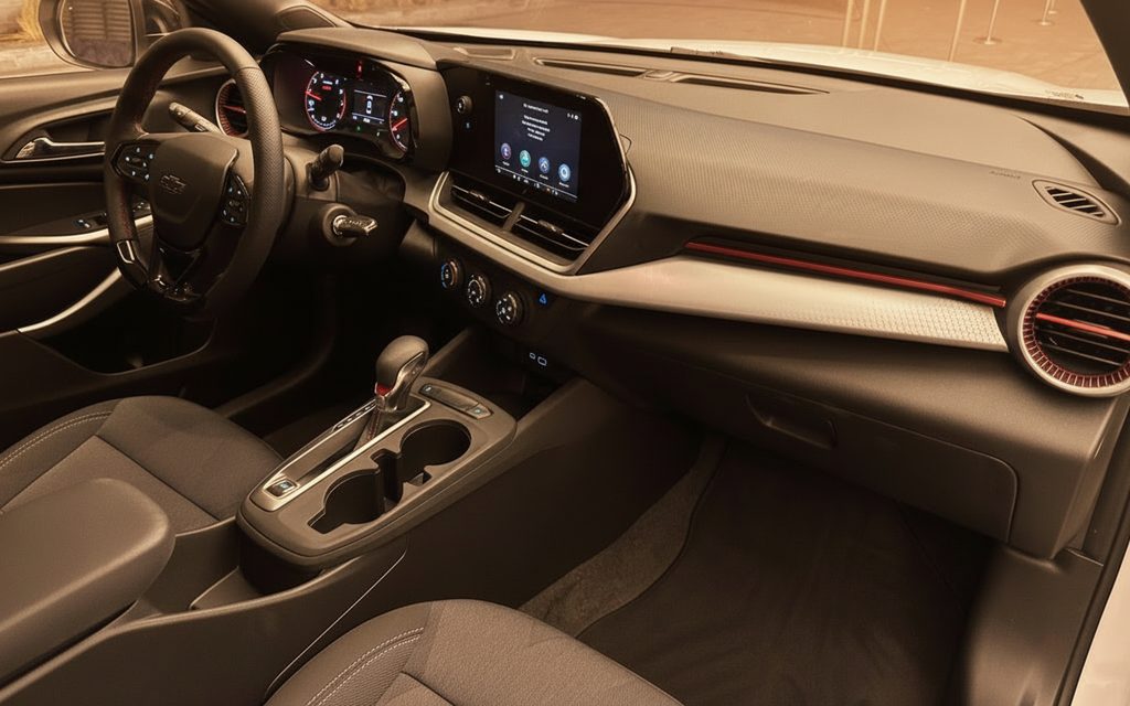 Chevrolet Trax 2025 dashboard and infotainment