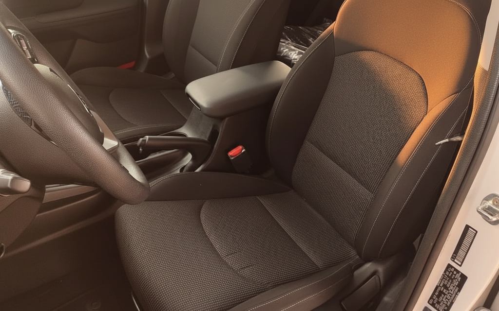 Kia Forte 2021 leather seats and cabin