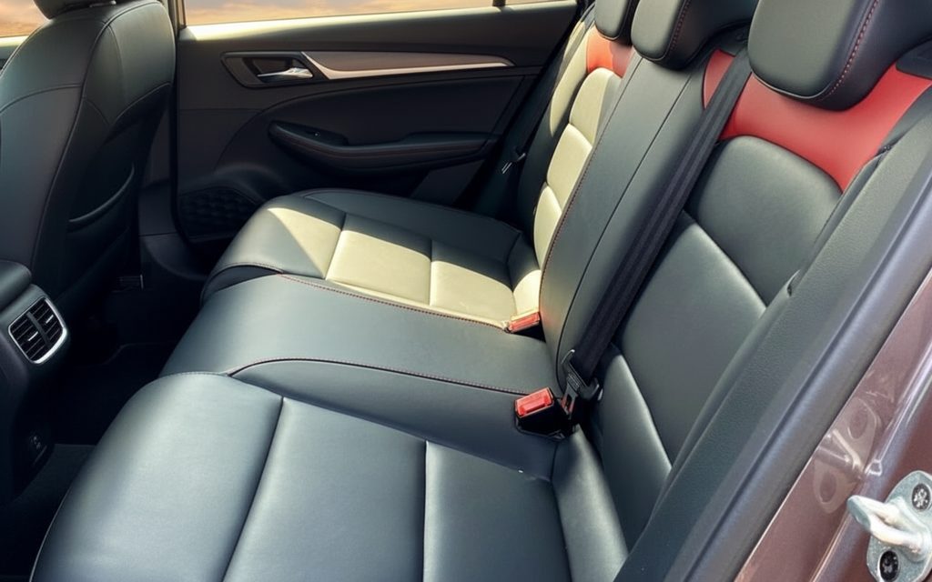 Mg Gt 2023 leather seats and cabin
