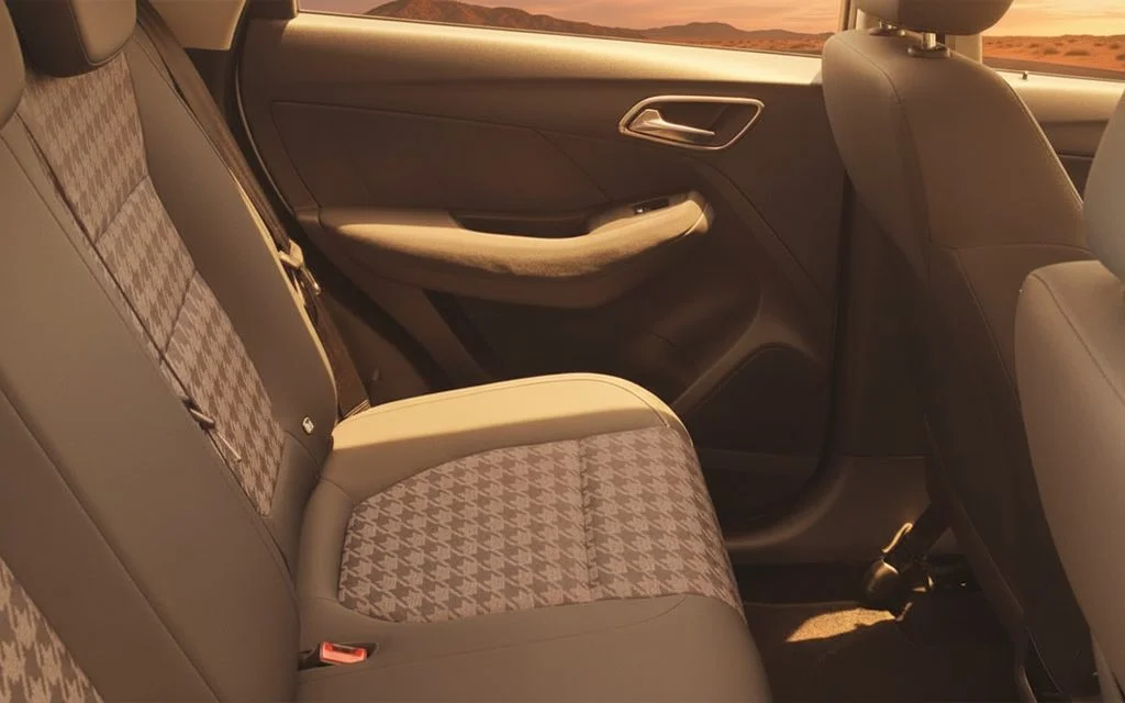 Mg Zs 2020 leather seats and cabin – rental in Dubai