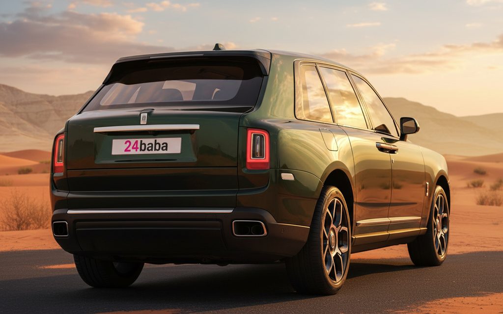 Rolls-Royce Cullinan 2021 Black rear view showing taillights