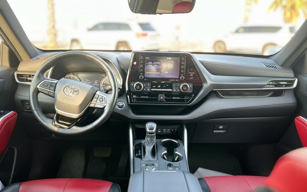 Toyota Highlander 2022 dashboard and infotainment – rental in Dubai