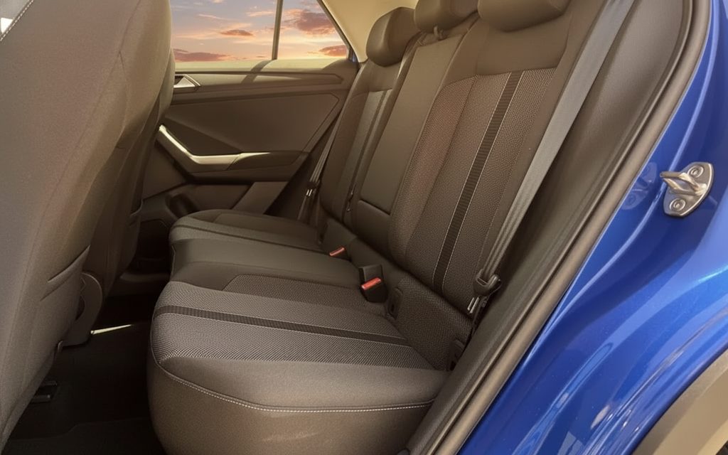 Volkswagen T Roc 2023 leather seats and cabin – rental in Dubai
