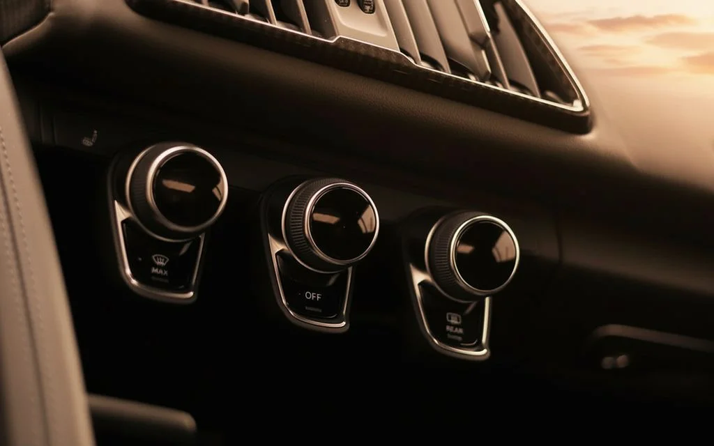 Audi R8 2022 interior view showing trim